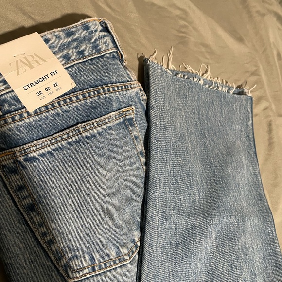 New Zara straight leg jeans - Picture 3 of 3